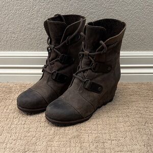 Sorel Women's Dark Brown Lace-Up Wedge Boots
